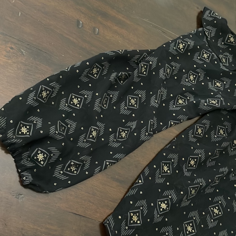 Patterned Top - Picture 3 of 5